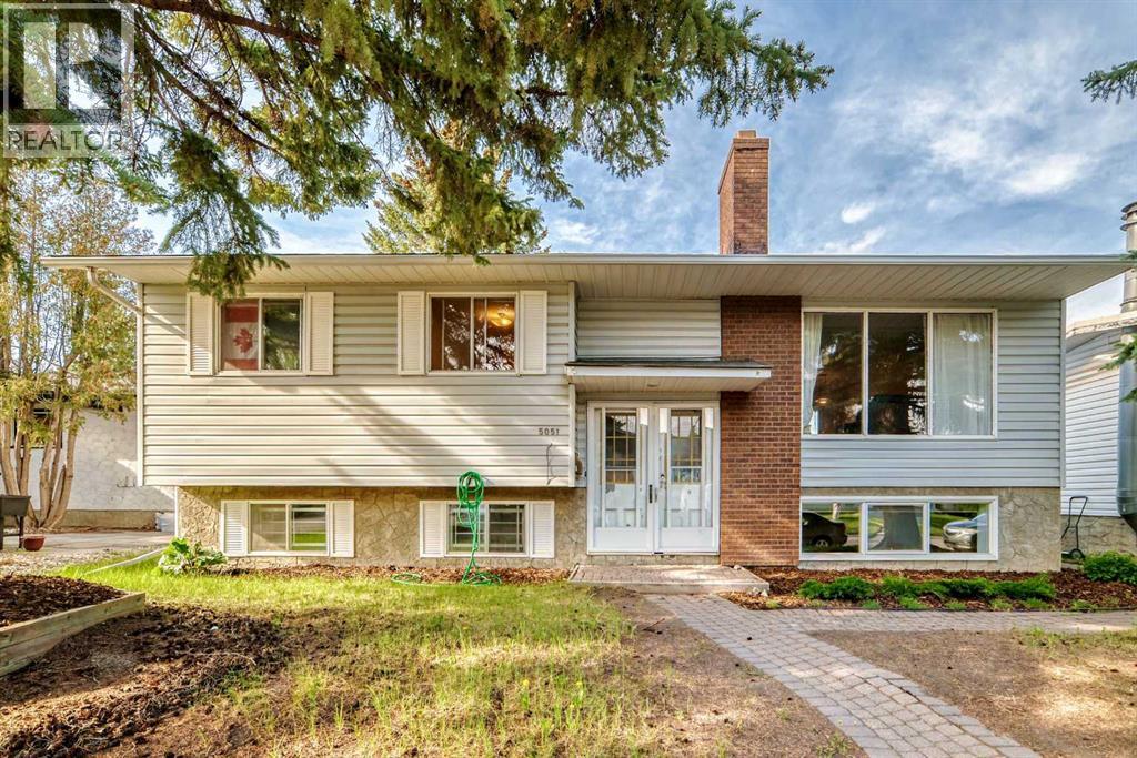 5051 Vantage Crescent NW - 1