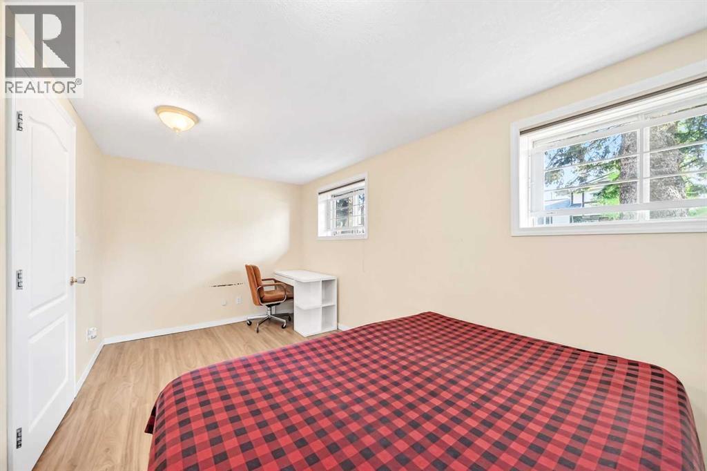 5051 Vantage Crescent NW - 19