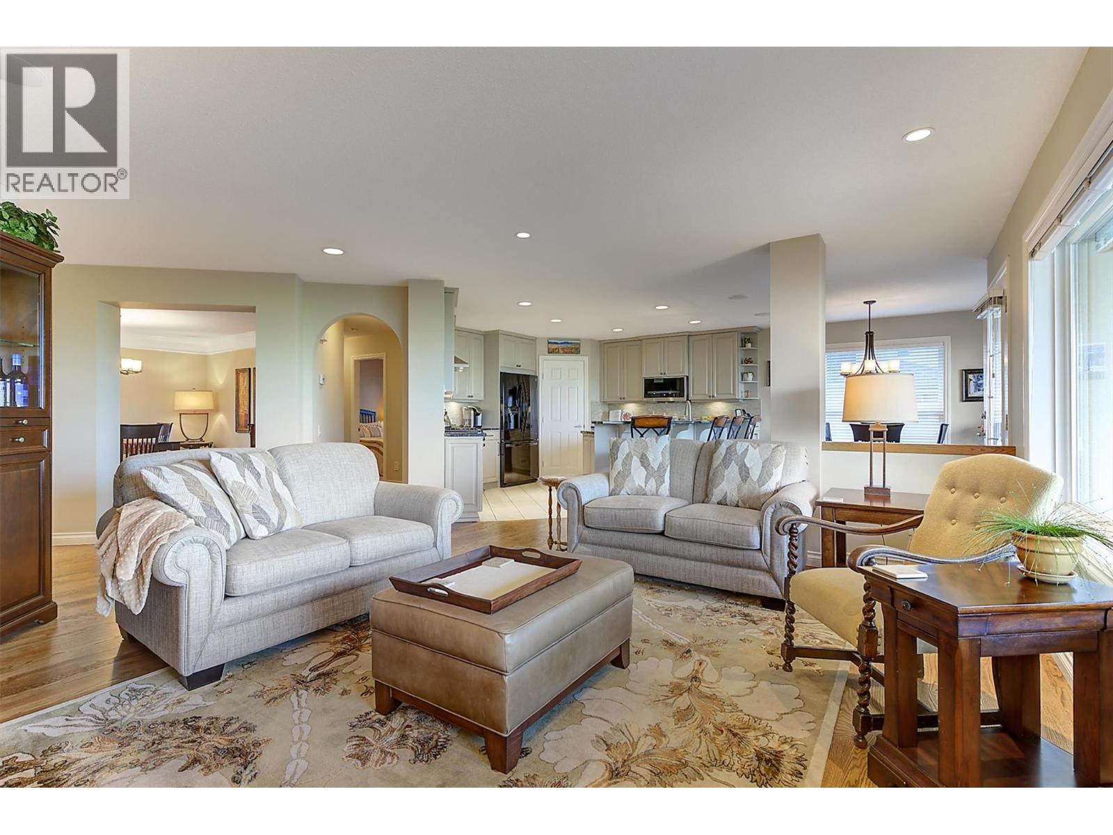 #2 3333 Chancellor Place - 9