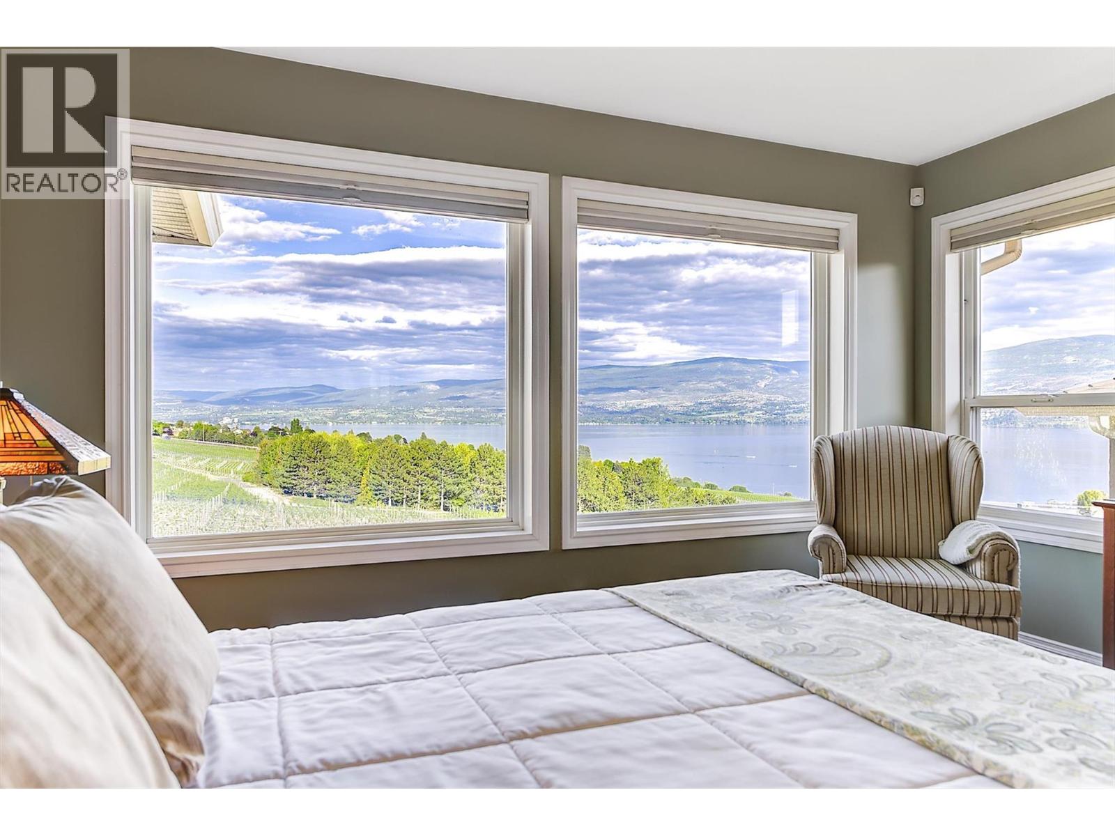 #2 3333 Chancellor Place - 26