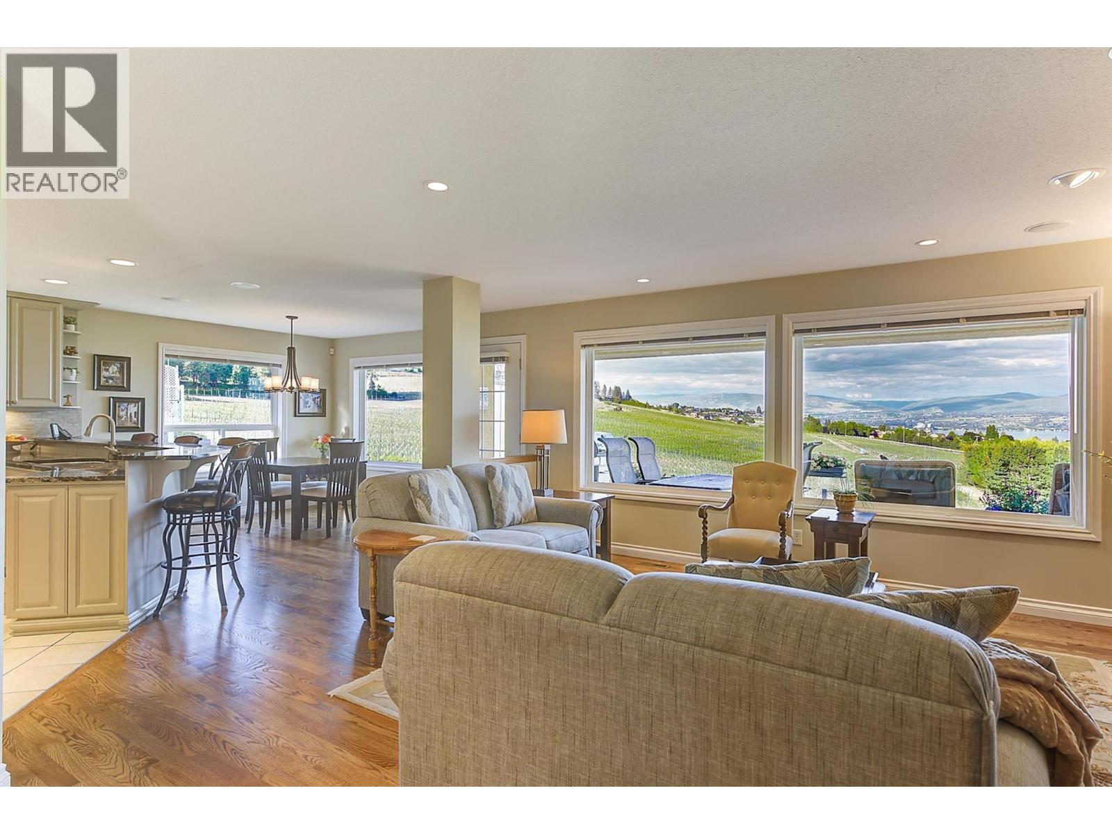 #2 3333 Chancellor Place - 6