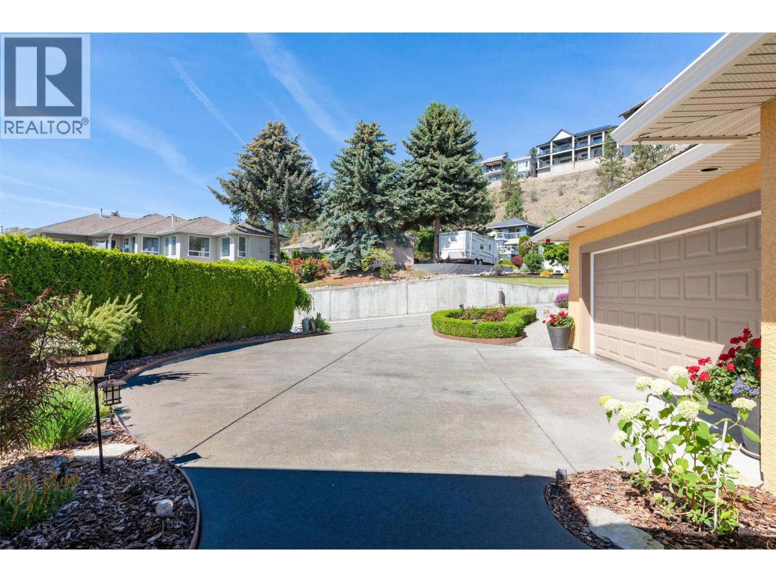 #2 3333 Chancellor Place - 63
