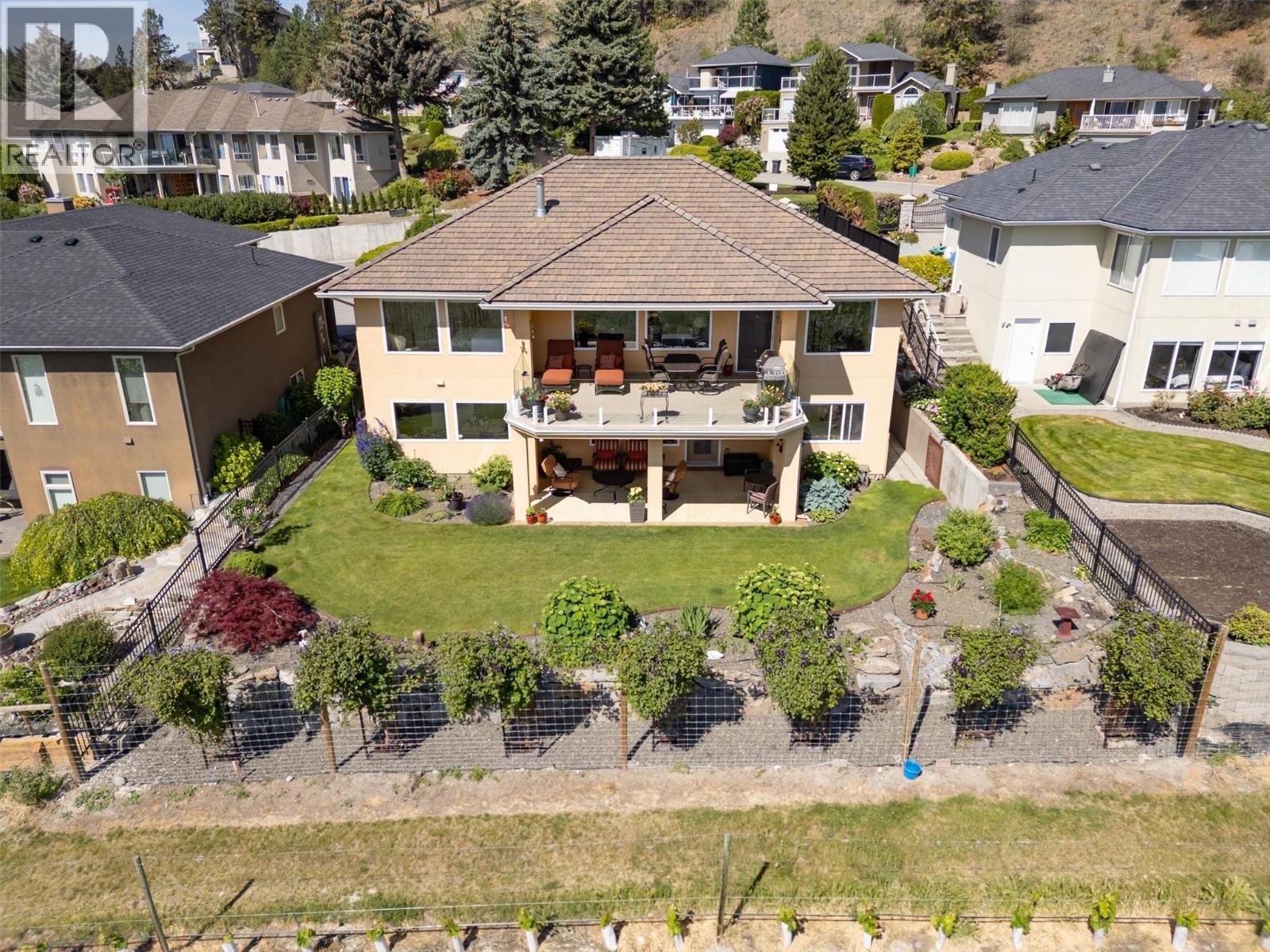 #2 3333 Chancellor Place - 76