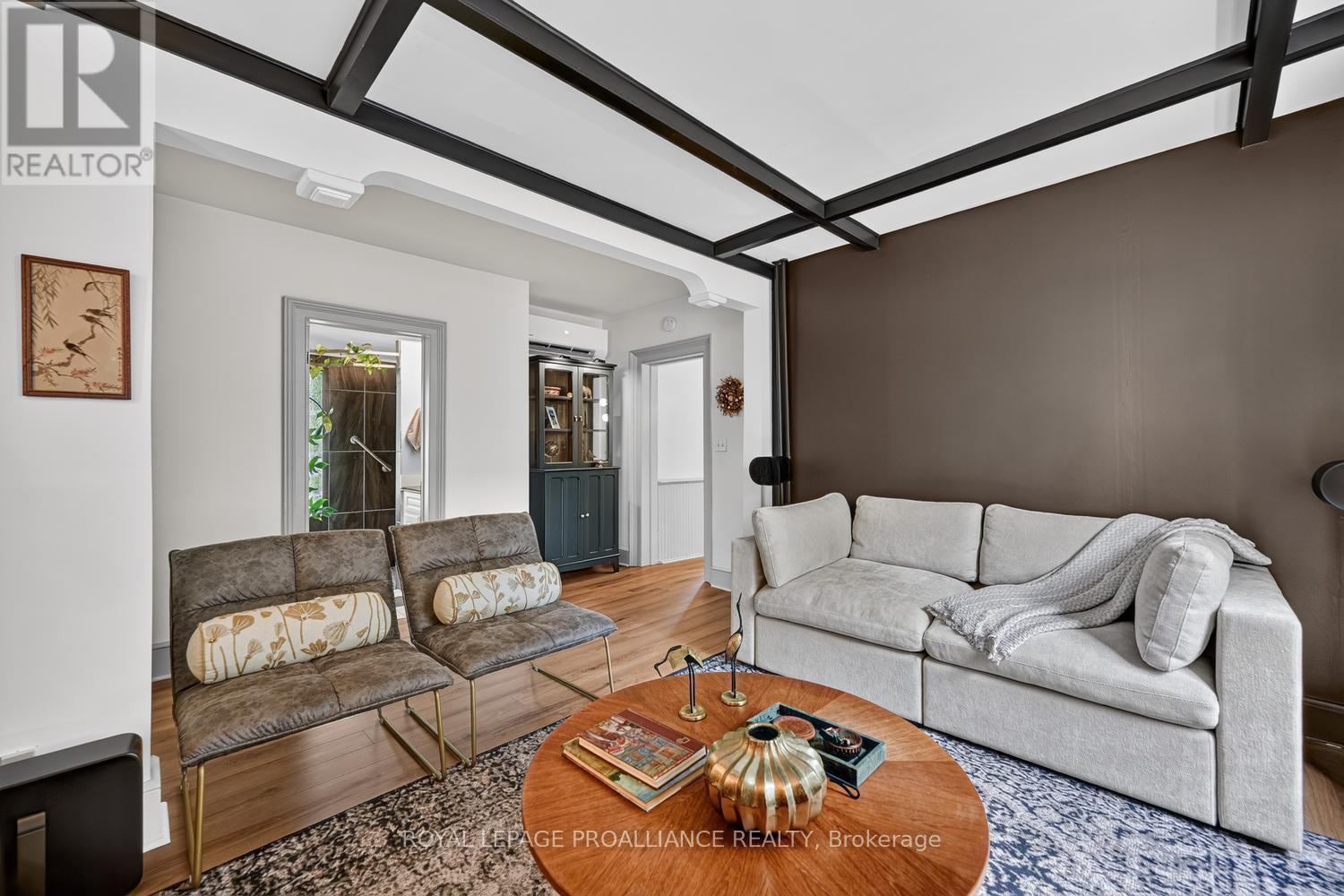 346 RUSSELL STREET - 12