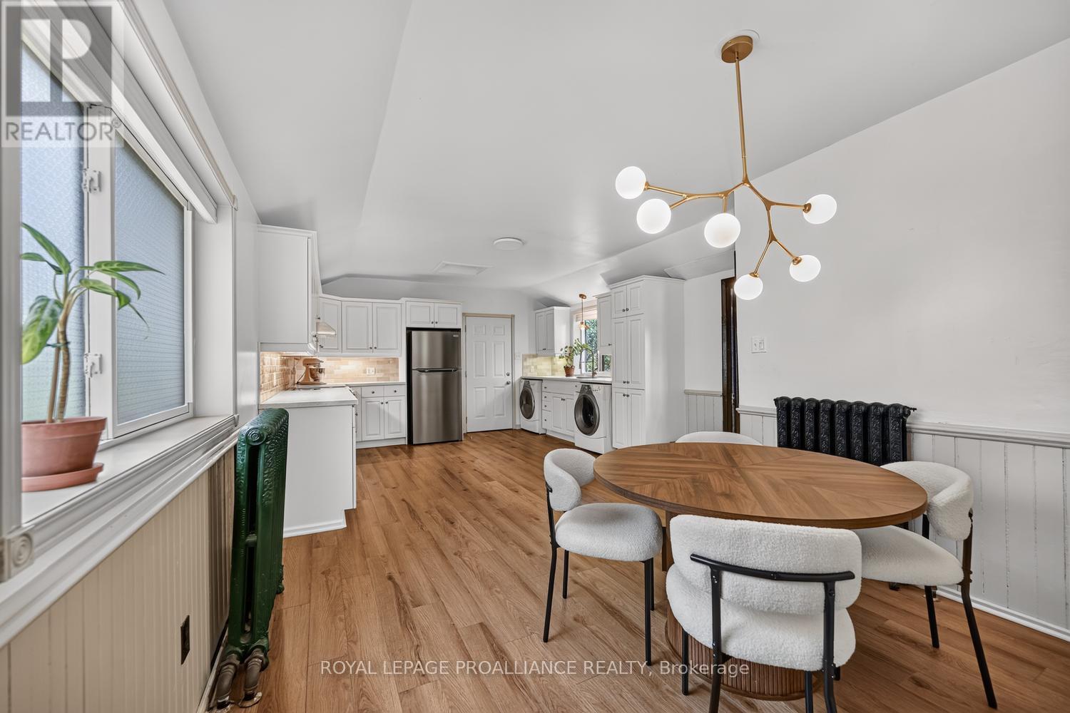 346 RUSSELL STREET - 15