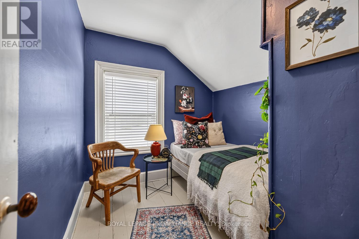 346 RUSSELL STREET - 21