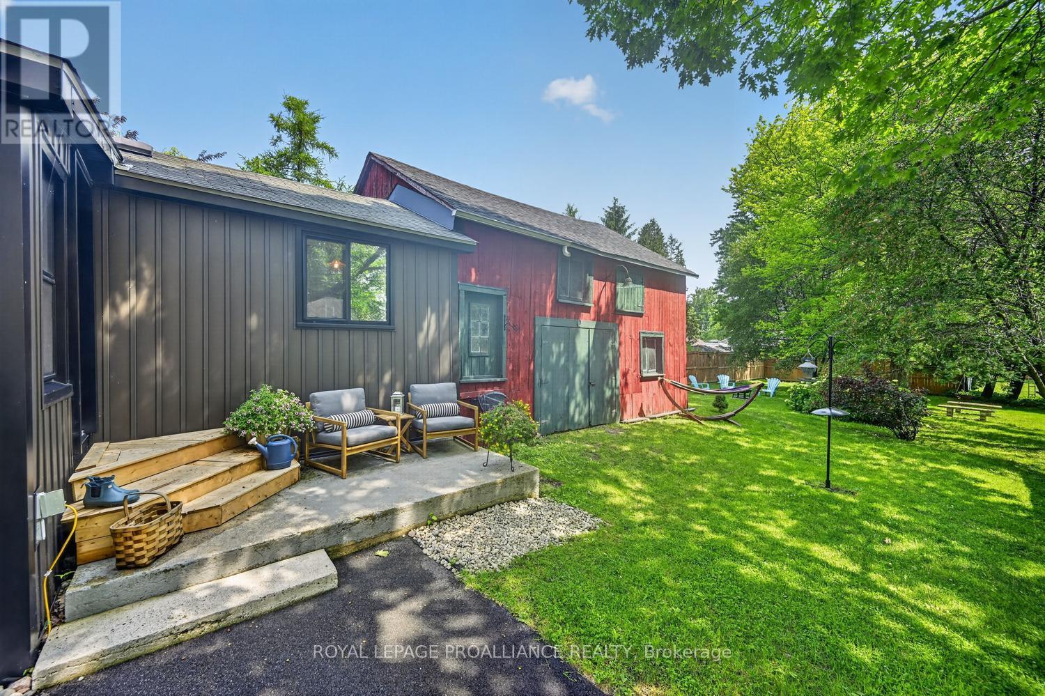 346 RUSSELL STREET - 30