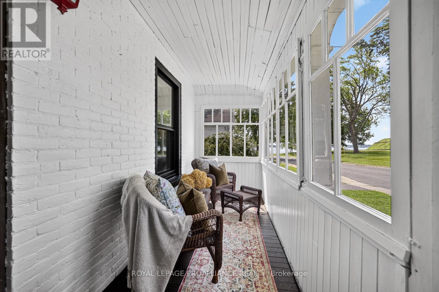 346 RUSSELL STREET - 5
