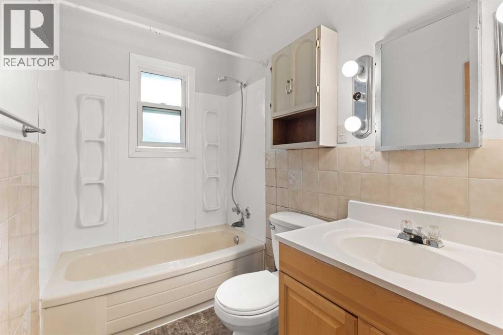 21 5 Street SW — photo 14