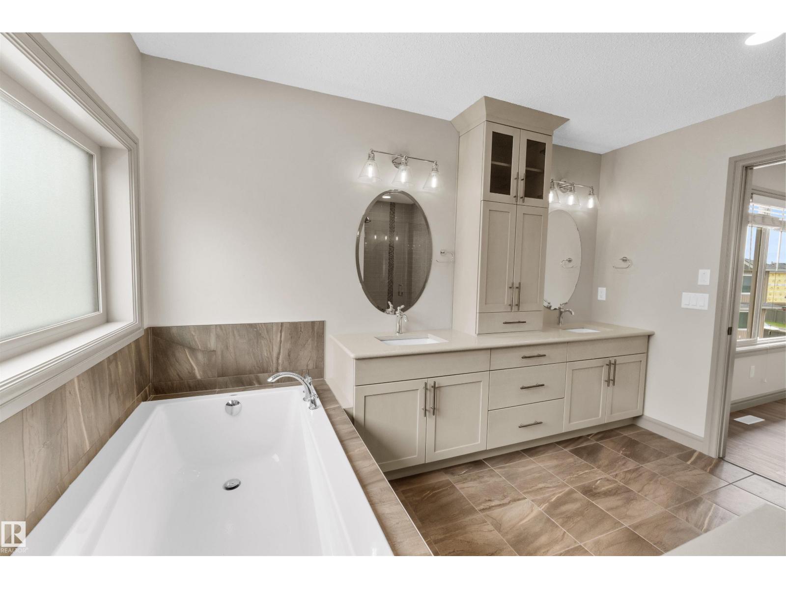 97 ASTORIA PT - 38