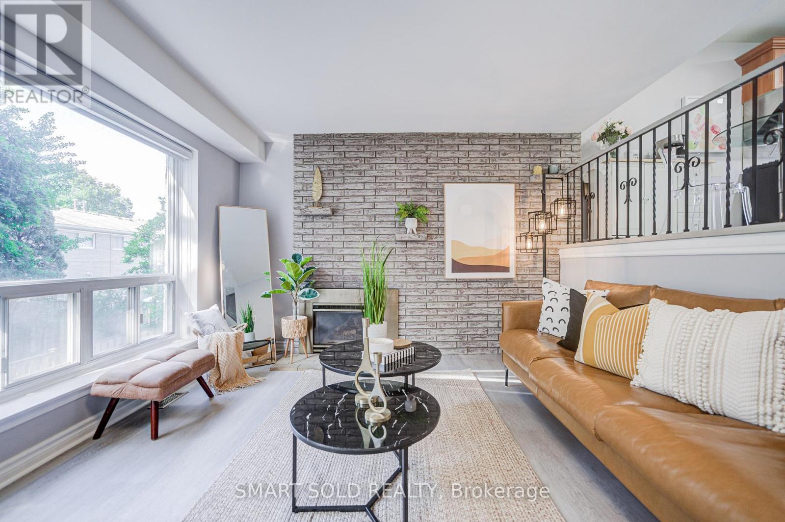 #9 81 RAMEAU DRIVE - 10