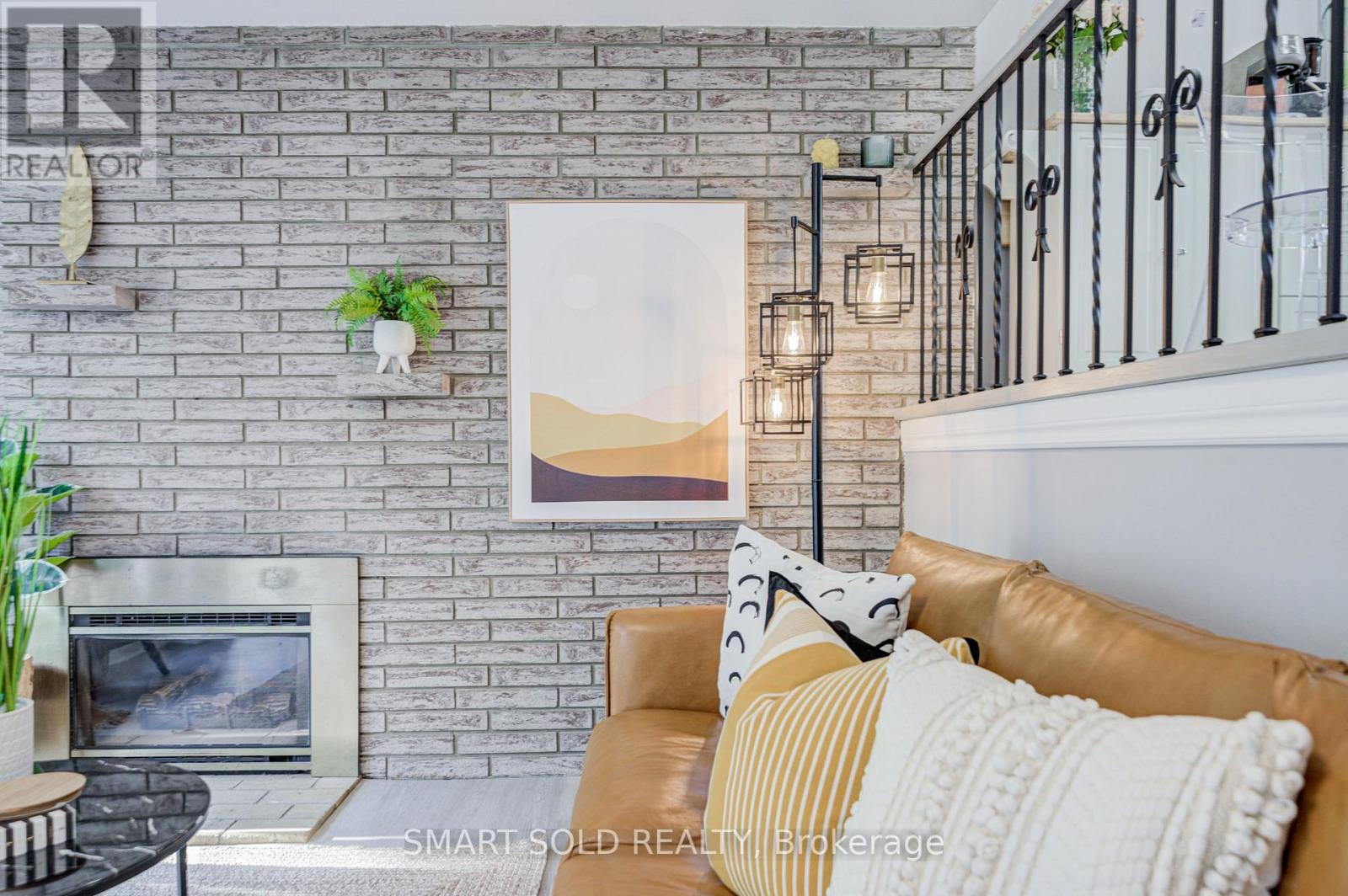 #9 81 RAMEAU DRIVE - 14