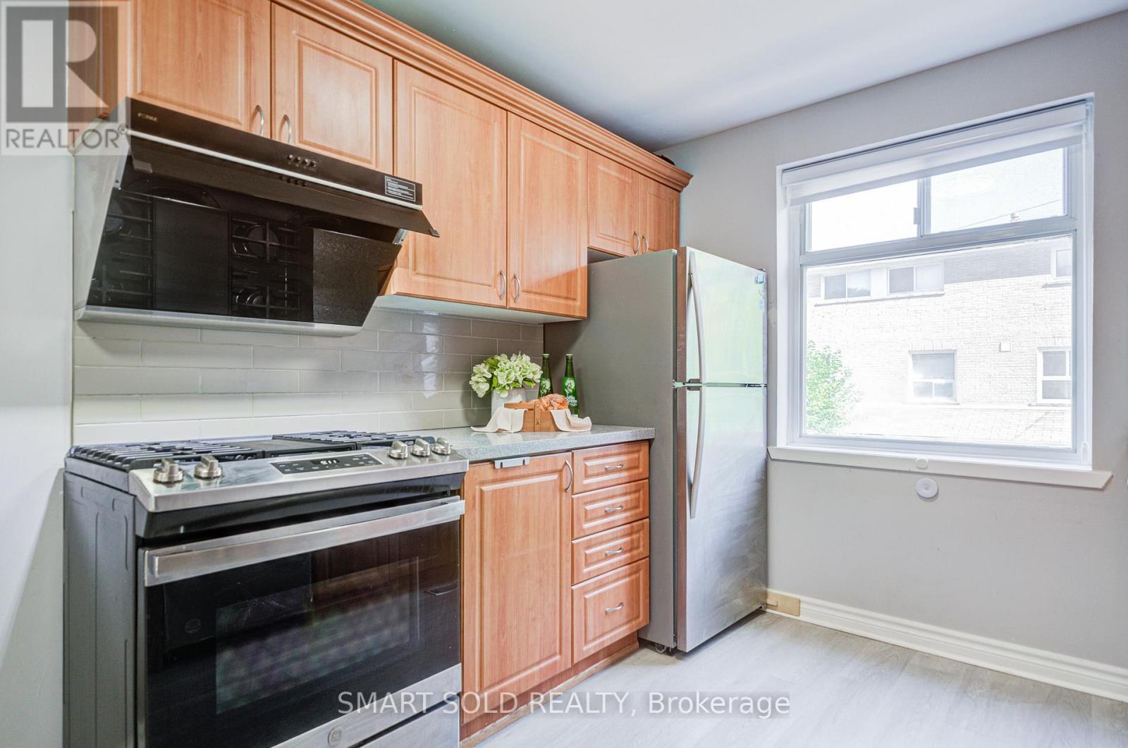 #9 81 RAMEAU DRIVE - 20
