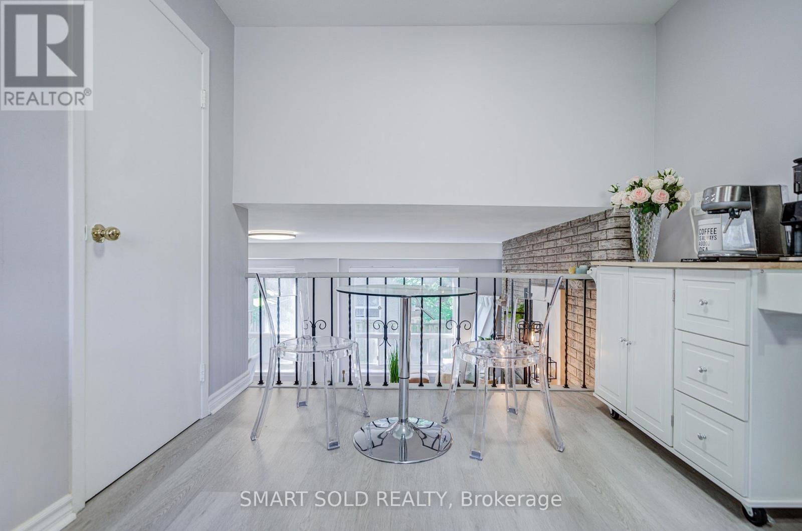 #9 81 RAMEAU DRIVE - 23