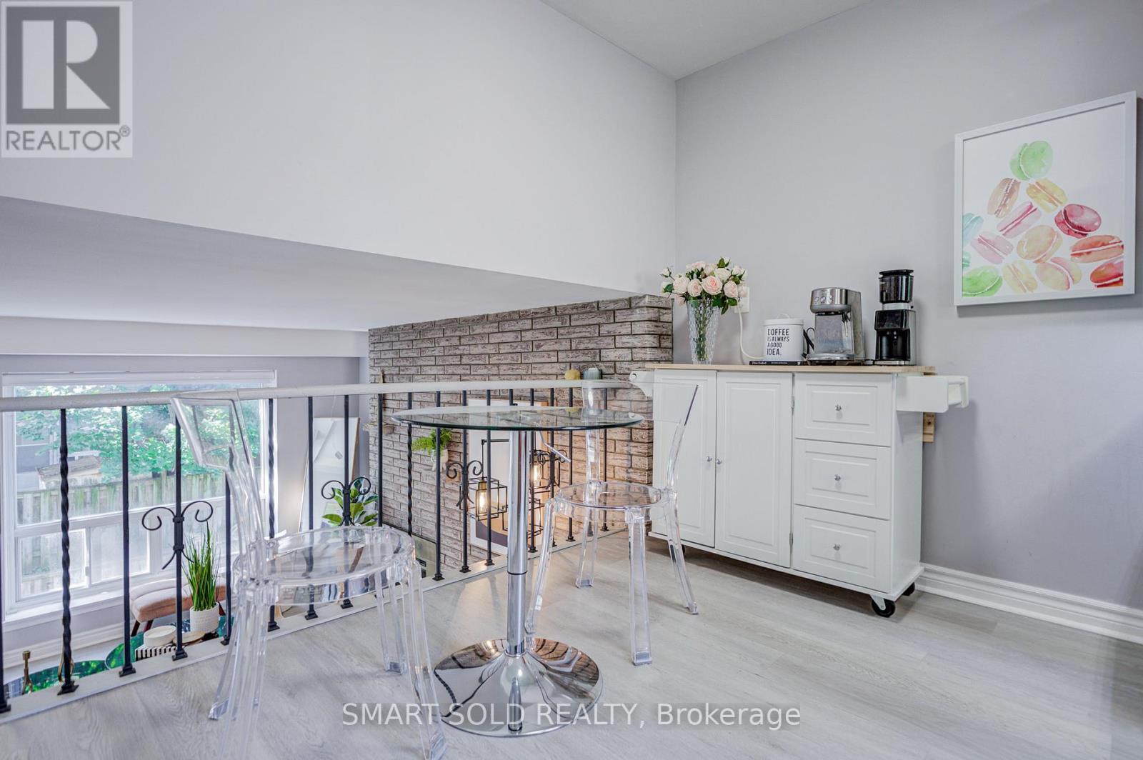 #9 81 RAMEAU DRIVE - 24