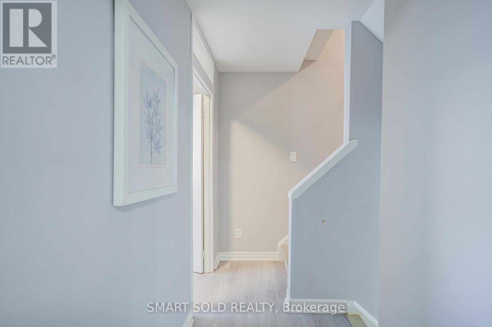 #9 81 RAMEAU DRIVE - 25