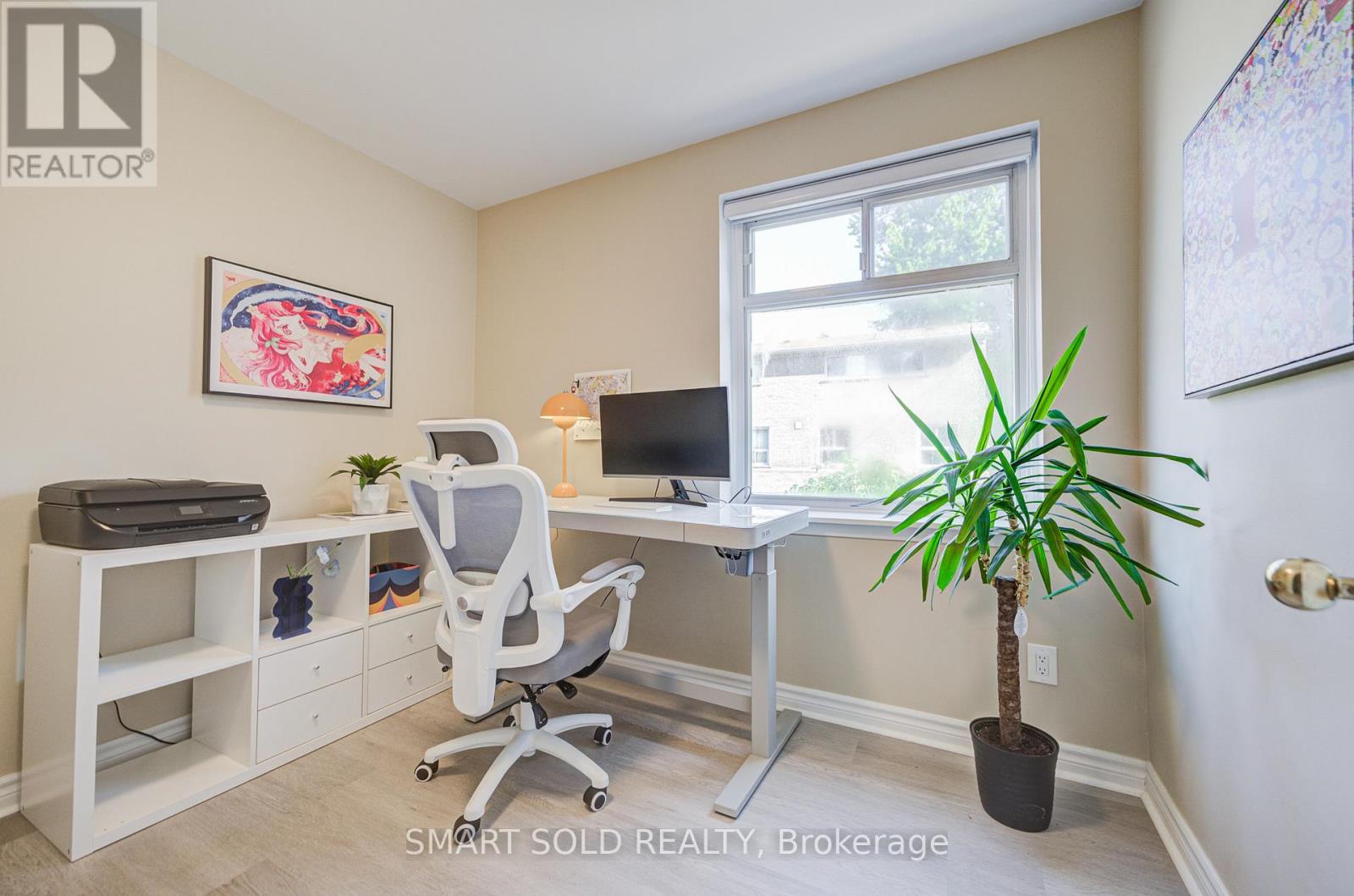 #9 81 RAMEAU DRIVE - 26