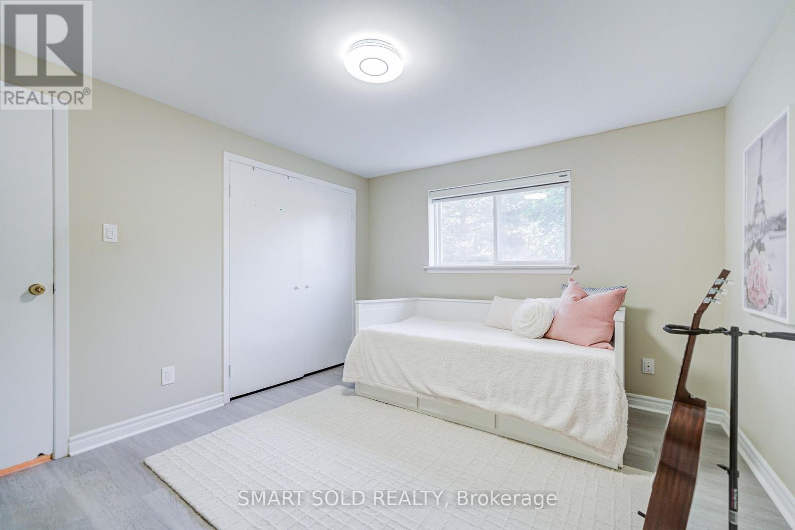 #9 81 RAMEAU DRIVE - 30