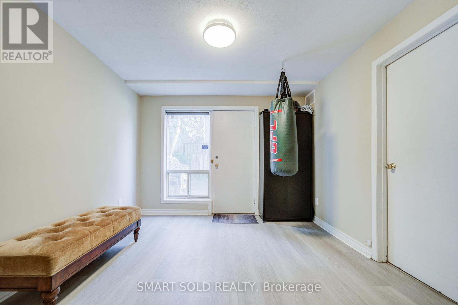 #9 81 RAMEAU DRIVE - 41