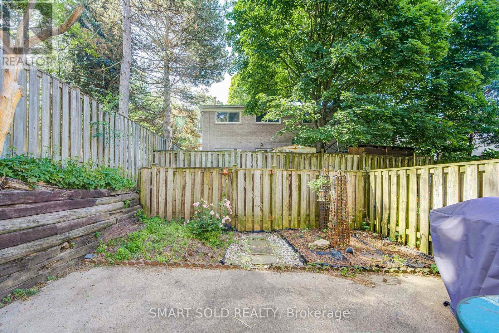 #9 81 RAMEAU DRIVE - 42