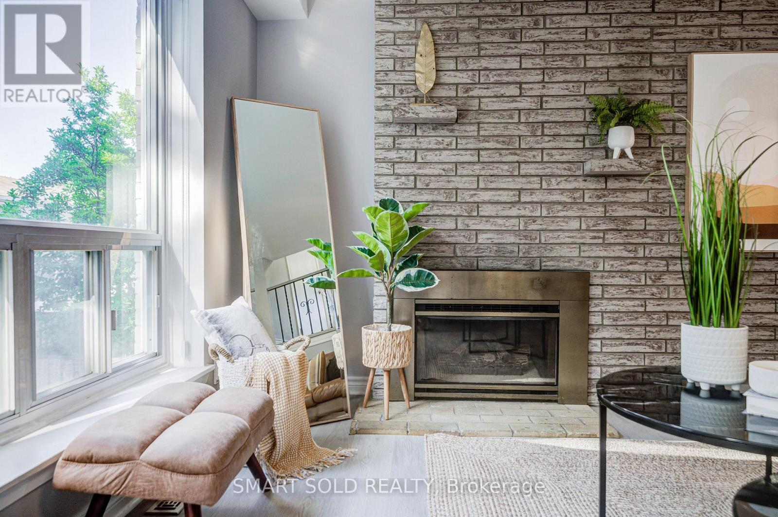 #9 81 RAMEAU DRIVE - 9