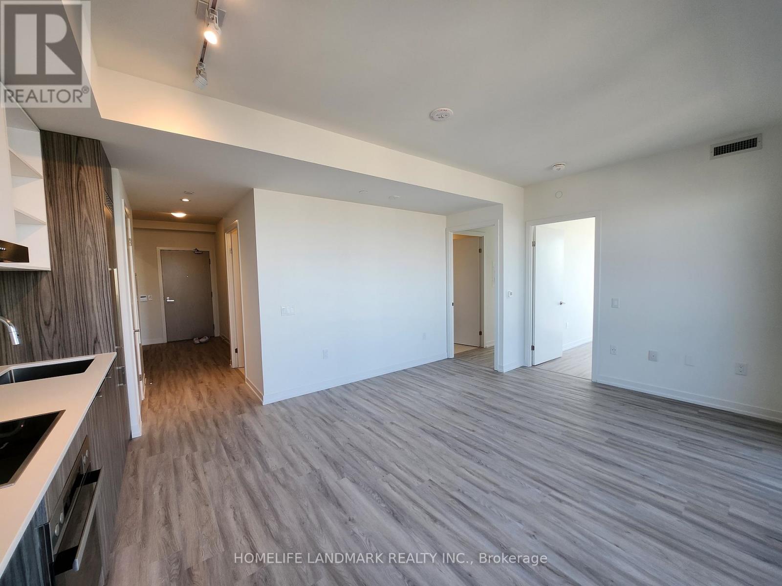 #5601 55 COOPER STREET - 17