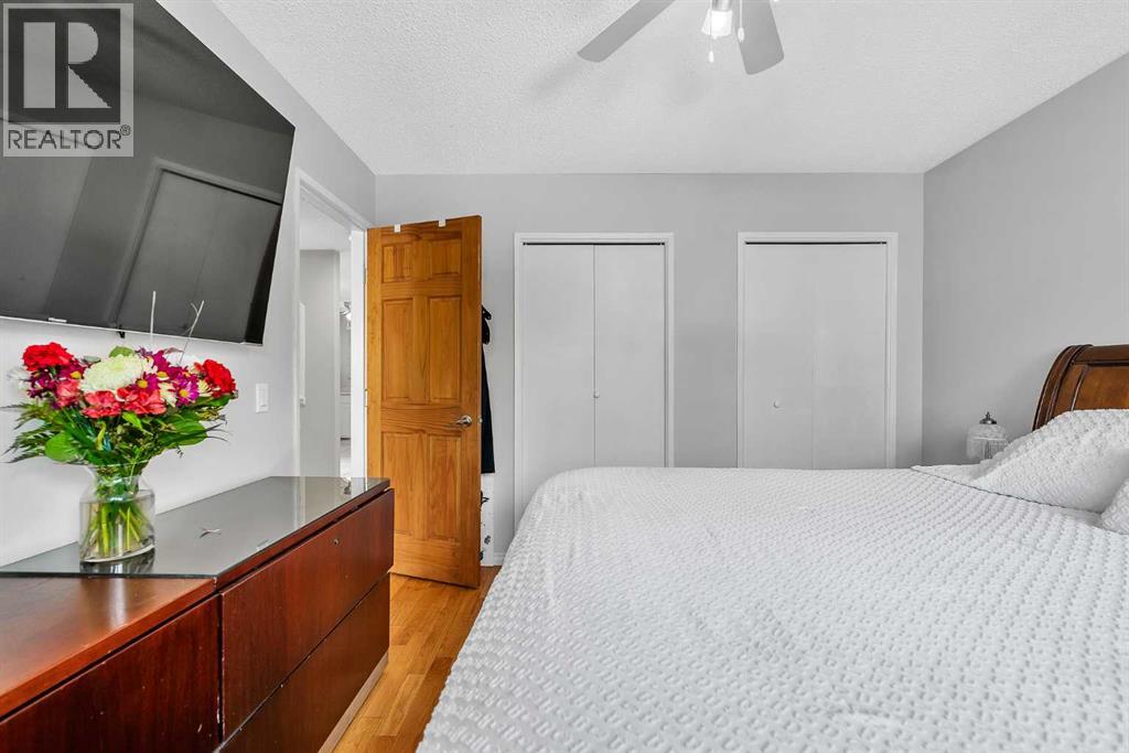 215 ERIN WOODS Drive SE - 12