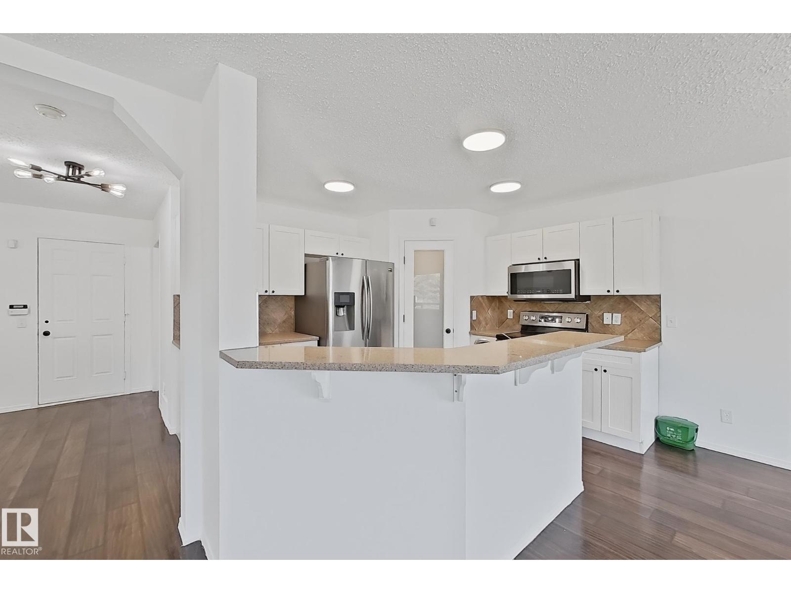 8708 175 AV NW - 15