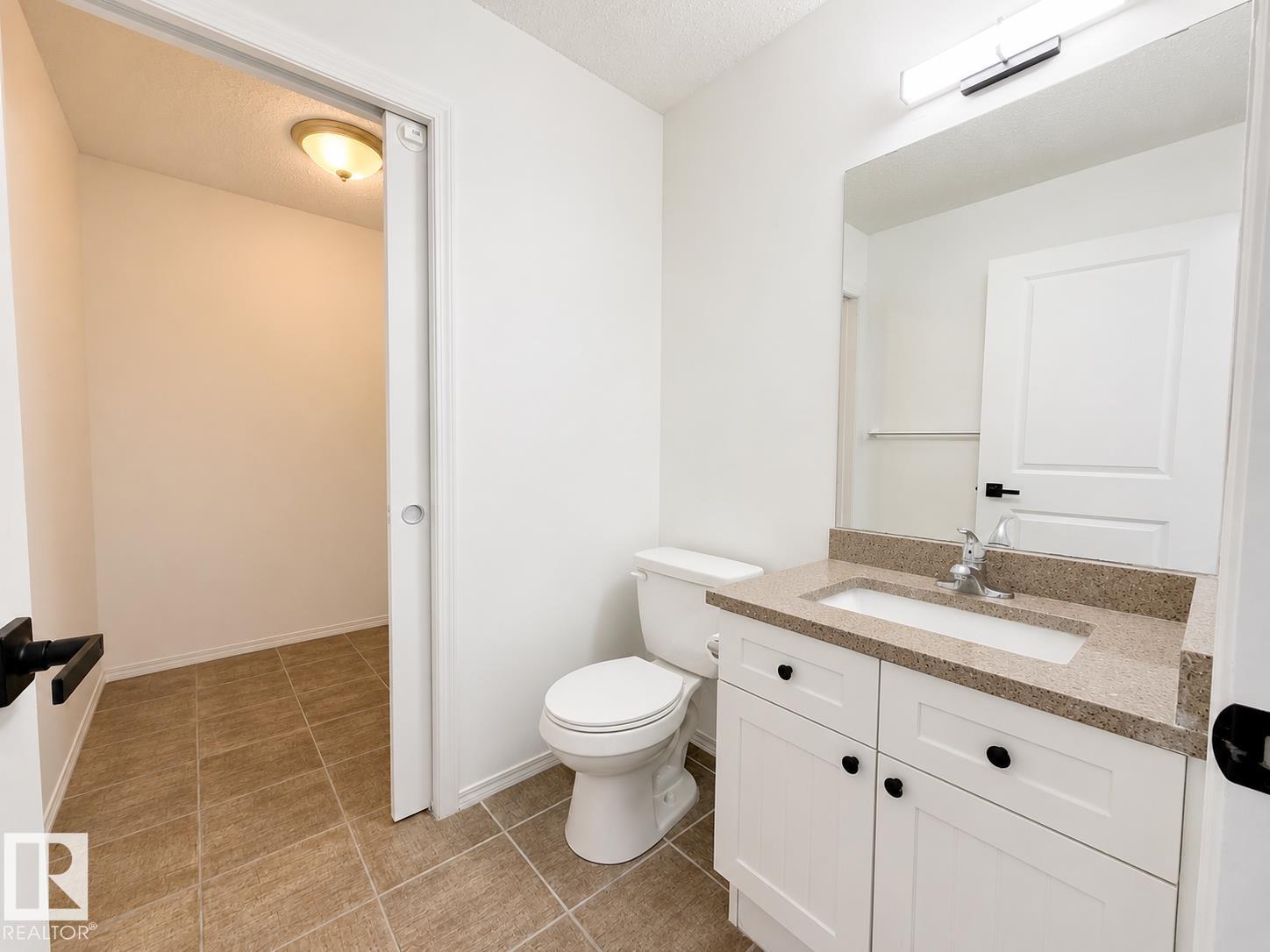 8708 175 AV NW - 16
