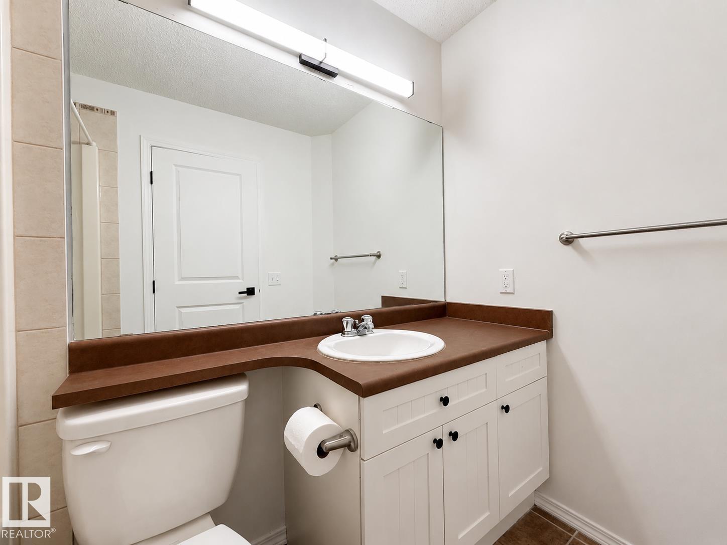 8708 175 AV NW - 25