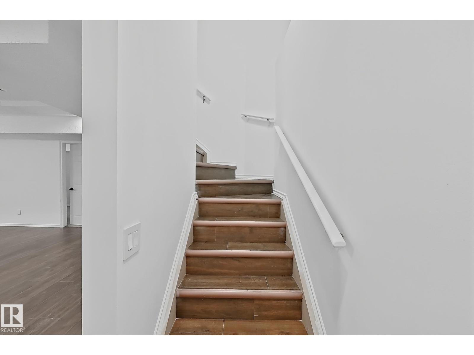 8708 175 AV NW - 27