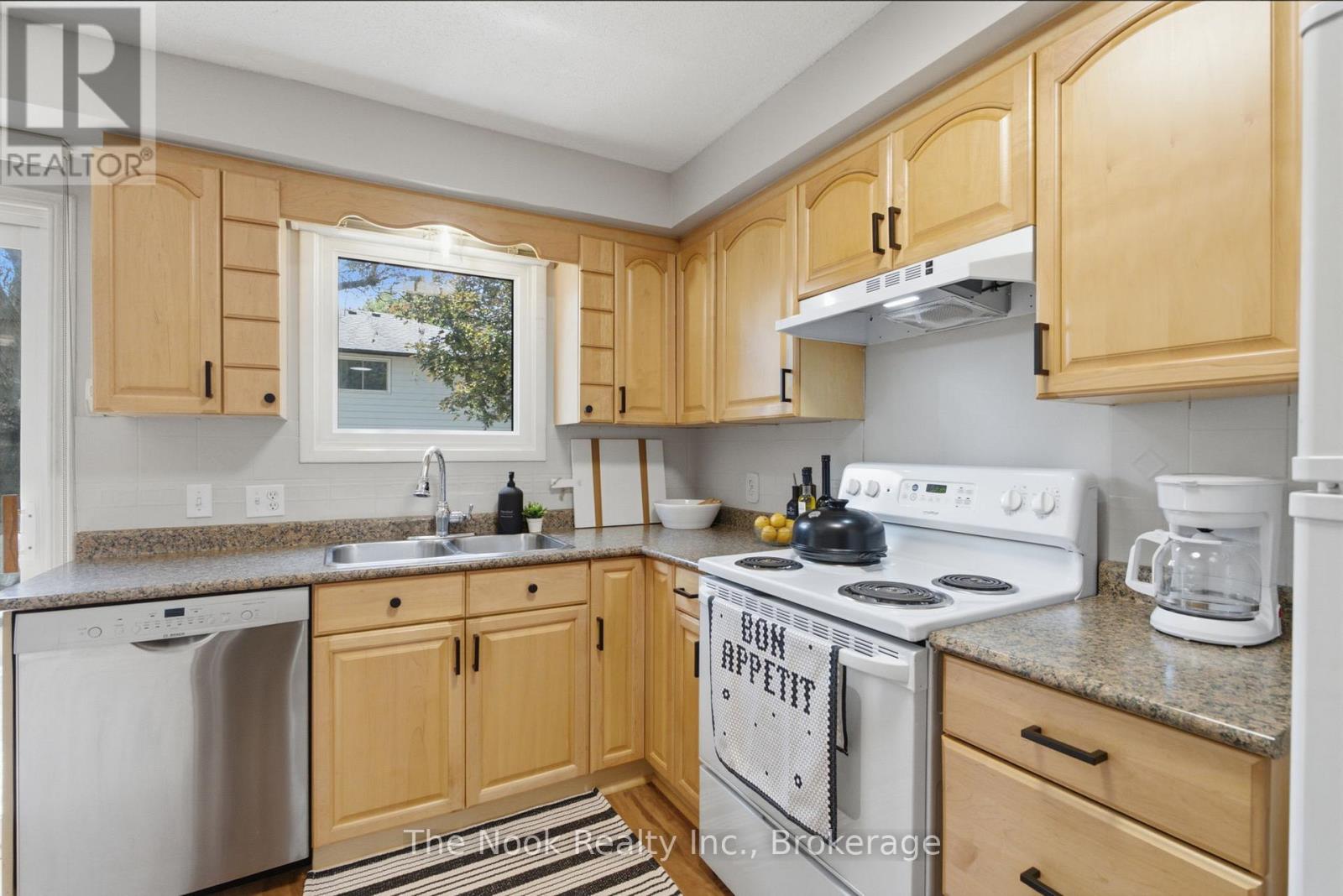693 NAIRN COURT - 13