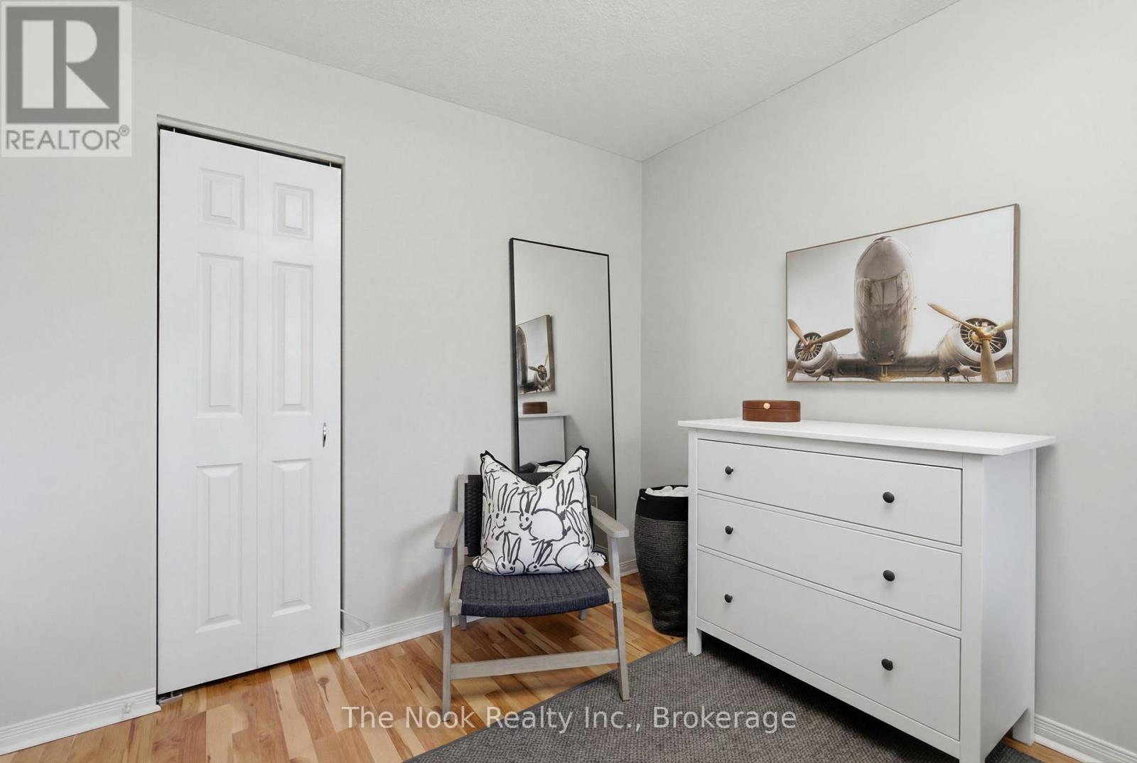693 NAIRN COURT - 26