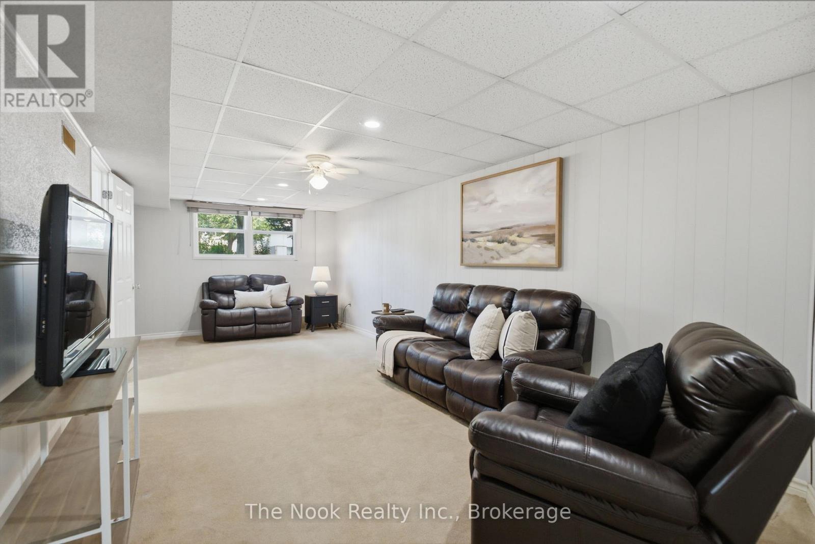 693 NAIRN COURT - 33