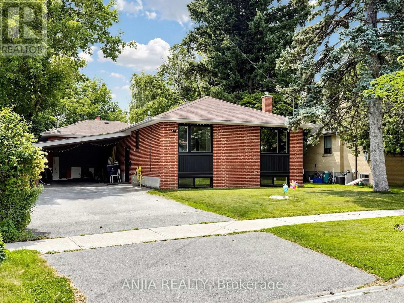 8 APPLEFIELD DRIVE - 1
