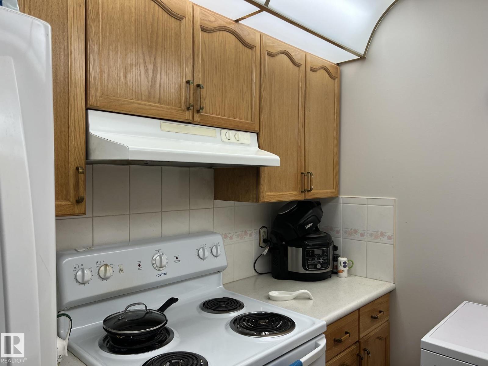 #207 18012 95 AV NW - 7