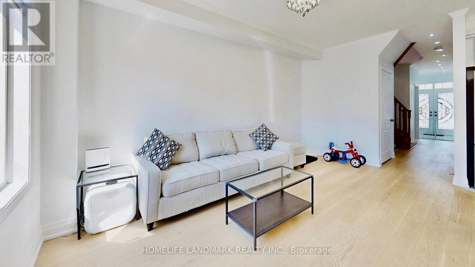 32 ARCO CIRCLE - 6