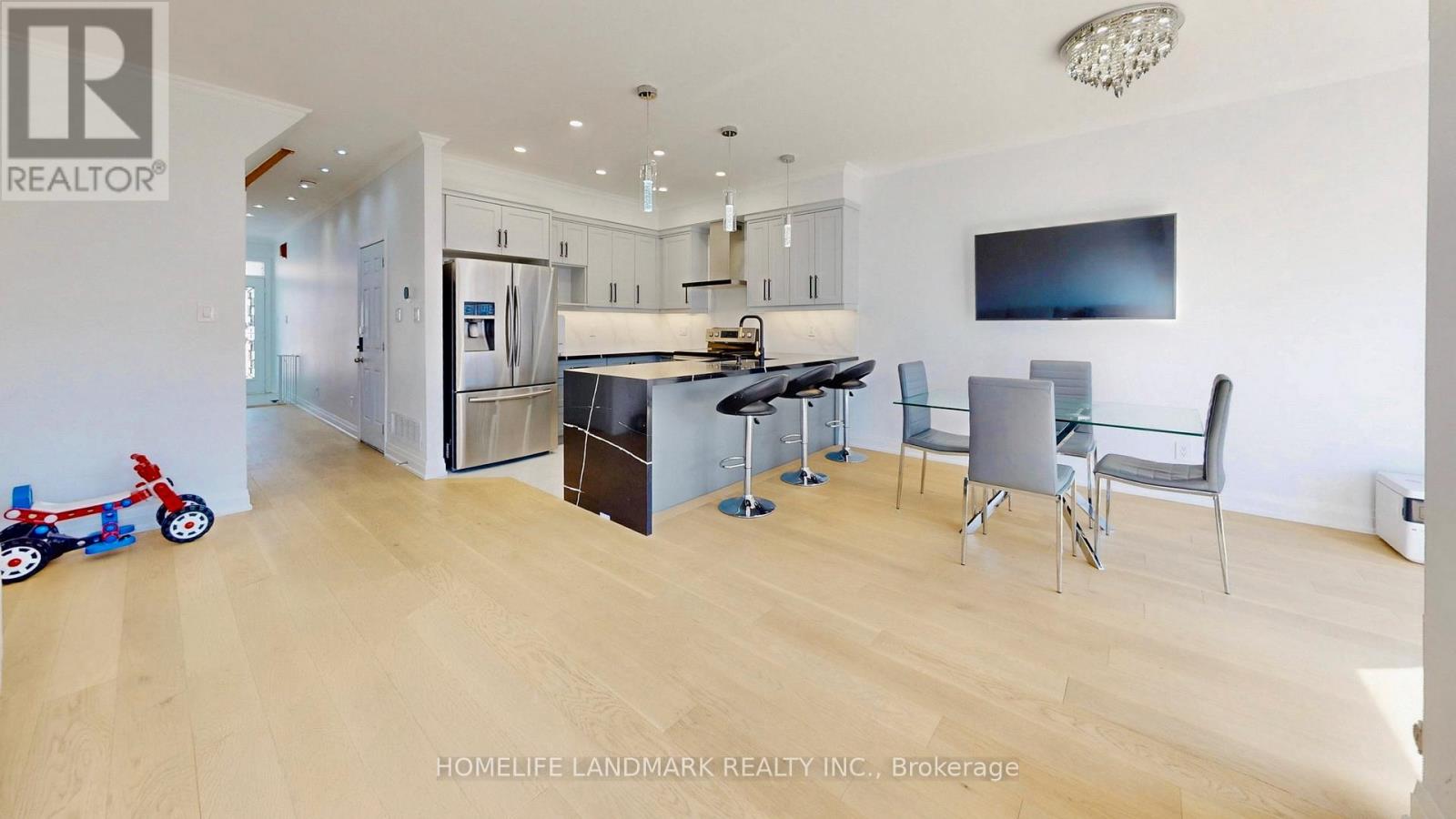 32 ARCO CIRCLE - 9