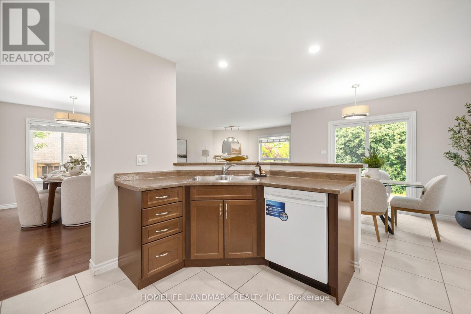 1166 SMITHER ROAD - 15