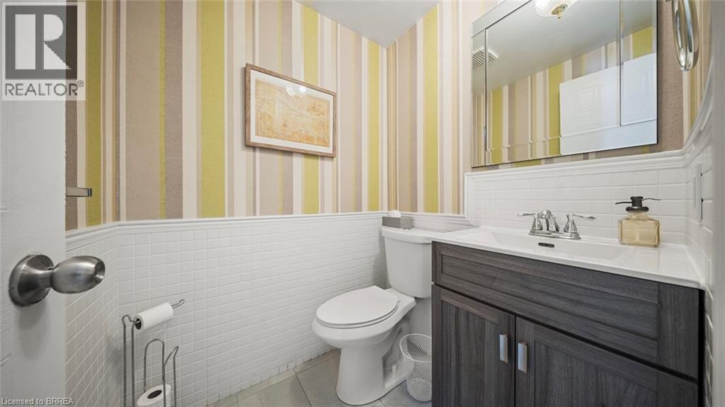 23 FREEMAN Crescent - 13