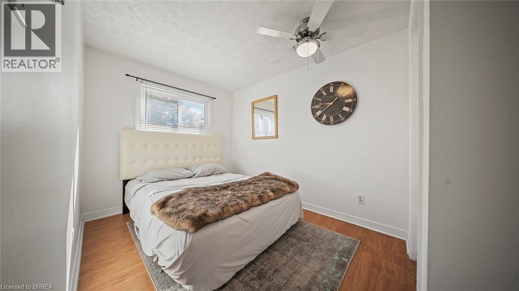 23 FREEMAN Crescent - 14