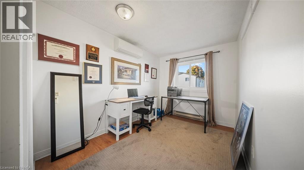23 FREEMAN Crescent - 15