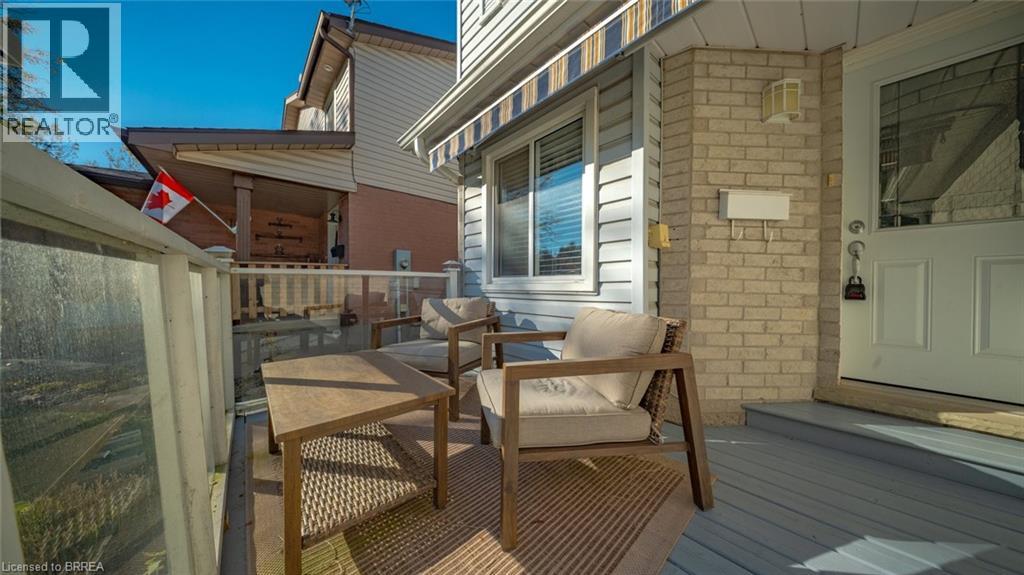 23 FREEMAN Crescent - 2