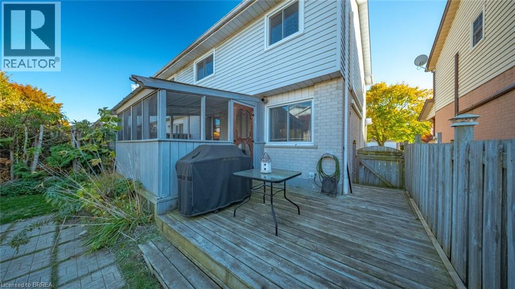 23 FREEMAN Crescent - 22