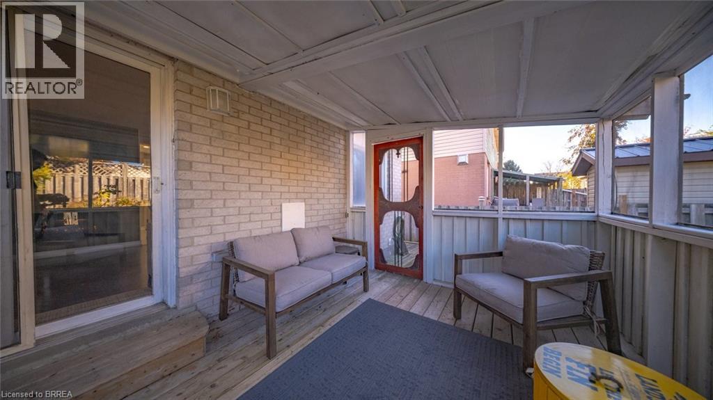 23 FREEMAN Crescent - 25