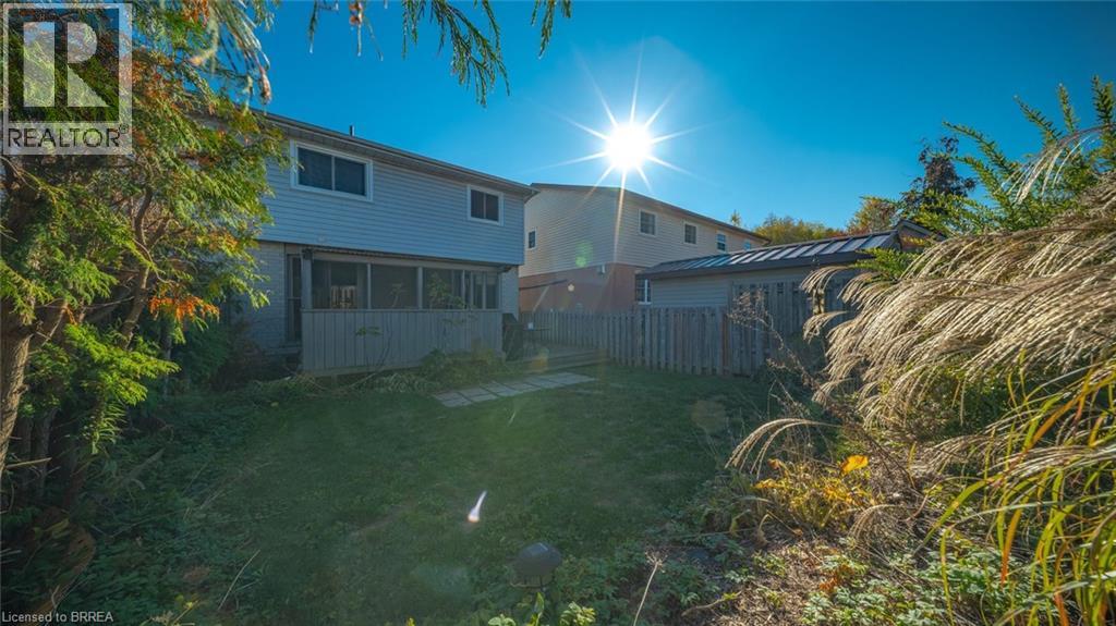 23 FREEMAN Crescent - 27