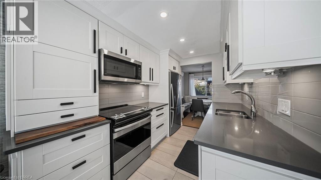 23 FREEMAN Crescent - 4