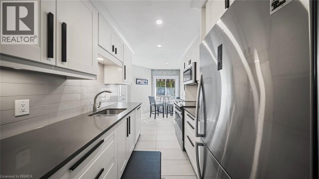 23 FREEMAN Crescent - 5