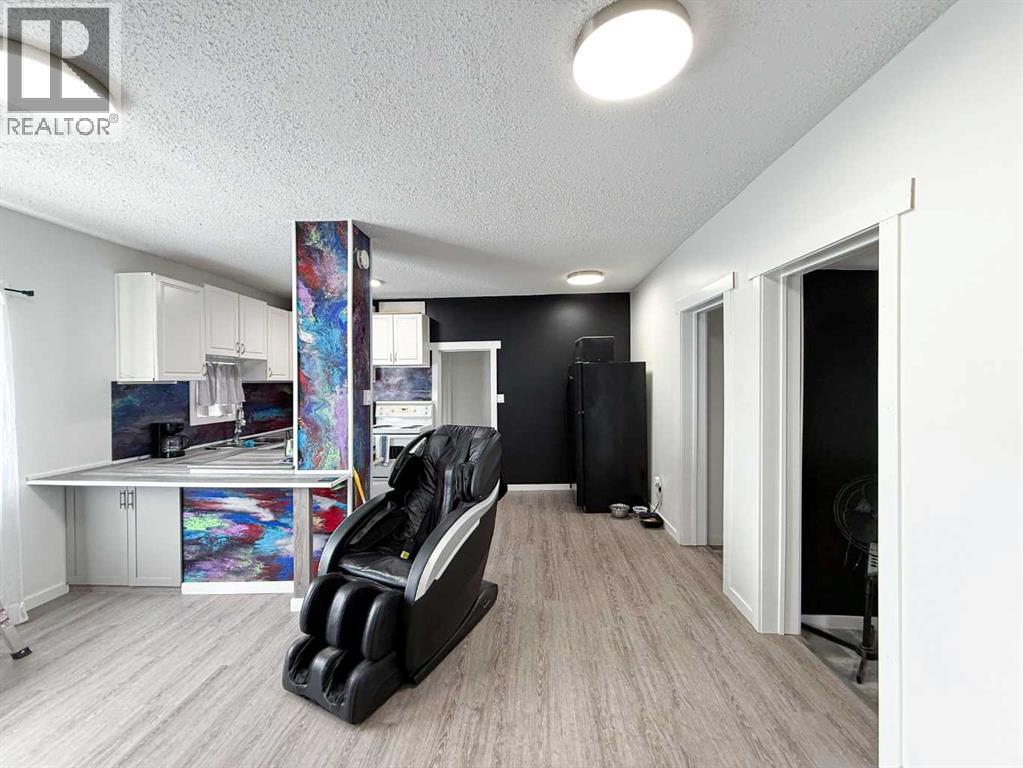 2031 18 Avenue - 12