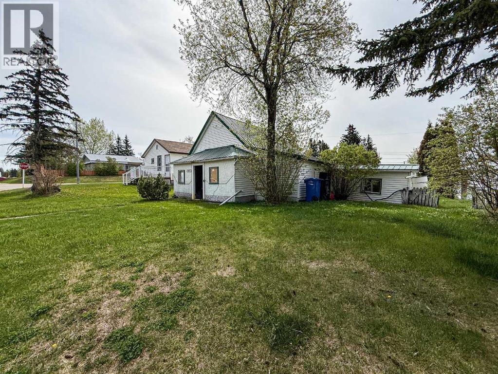 2031 18 Avenue - 3